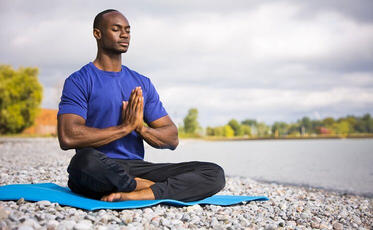 esercizi di yoga per la ptostatite